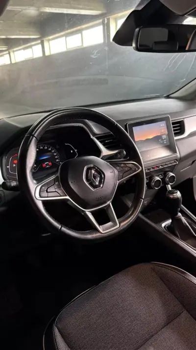Renault Captur 2023 - 17200 EUR, 55000 km - AUTO.MOTO.pt - 55000km - foto 10 de 19