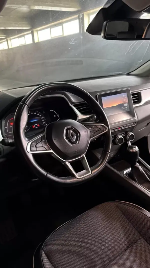 Renault Captur 2023 - 17200 EUR, 55000 km - AUTO.MOTO.pt - 55000km - foto 10 de 19