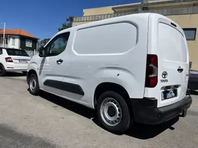 Toyota PROACE CITY 1.5D 100cv EXCLUIVE 2020 - 16450 EUR, 62000 km - AUTO.MOTO.pt - 62000km - foto 34 de 35