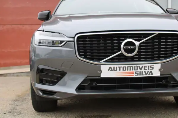 Volvo XC 60 2020 - 33990 EUR, 168000 km - AUTO.MOTO.pt - 168000km - foto 8 de 37