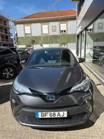 Toyota C-HR 2021 - 22500 EUR, 72600 km - 72600km - foto 2 de 8