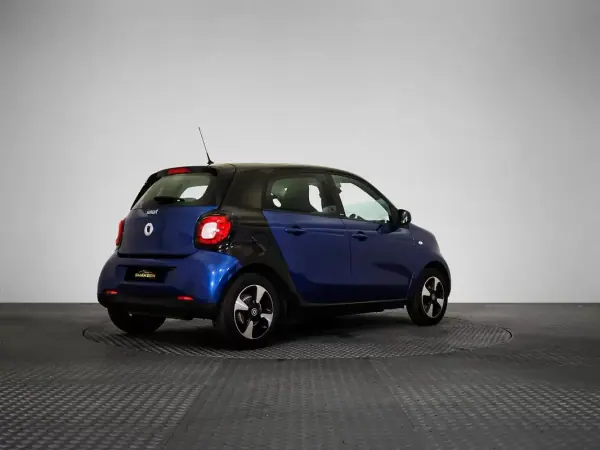 Smart ForFour 2018 - 12450 EUR, 61298 km - 61298km - foto 8 de 16