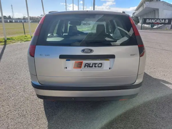 Ford Focus SW 2005 - 2990 EUR, 307902 km - AUTO.MOTO.pt - 307902km - foto 4 de 27