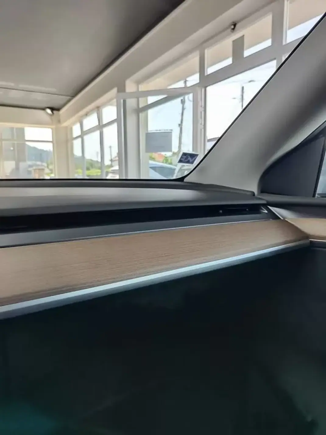 Tesla Model Y 2023 - 38900 EUR, 39000 km - AUTO.MOTO.pt - 39000km - foto 31 de 33
