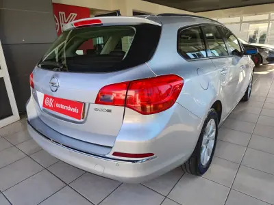 Opel Astra Sports Tourer 2015 - 8350 EUR, 208000 km - AUTO.MOTO.pt - 208000km - foto 11 de 33