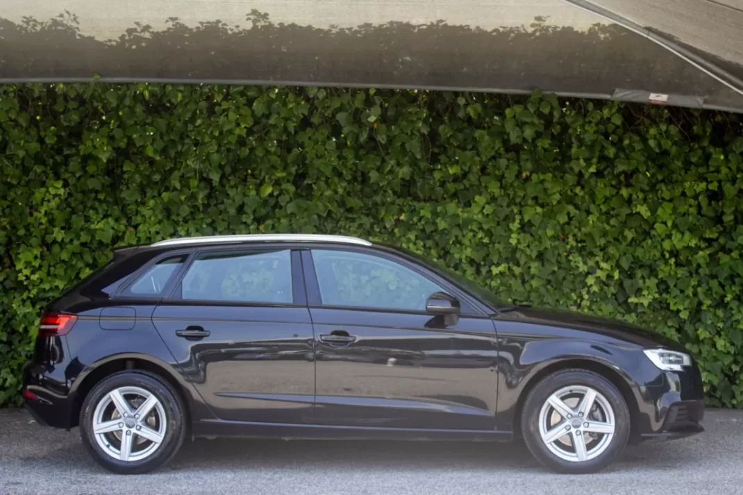 Audi A3 Sportback 2019 - 17800 EUR, 118000 km - AUTO.MOTO.pt - 118000km - foto 6 de 16