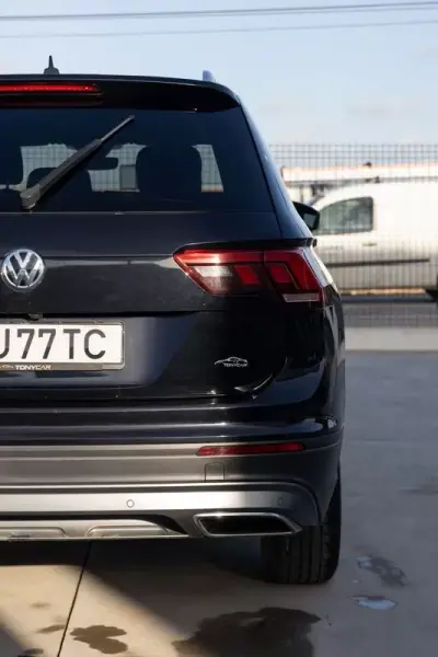 Volkswagen Tiguan Allspace 2018 - 29890 EUR, 105000 km - AUTO.MOTO.pt - 105000km - foto 23 de 41