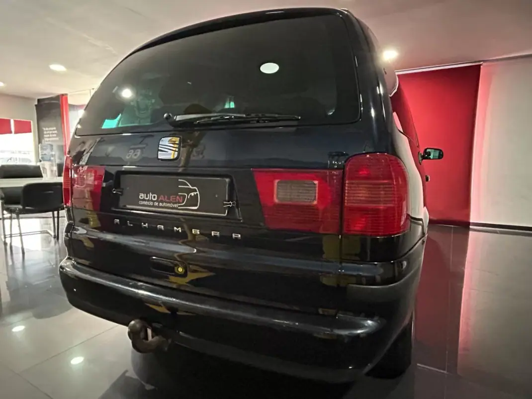 SEAT Alhambra 2008 - 8450 EUR, 265000 km - AUTO.MOTO.pt - 265000km - foto 5 de 14