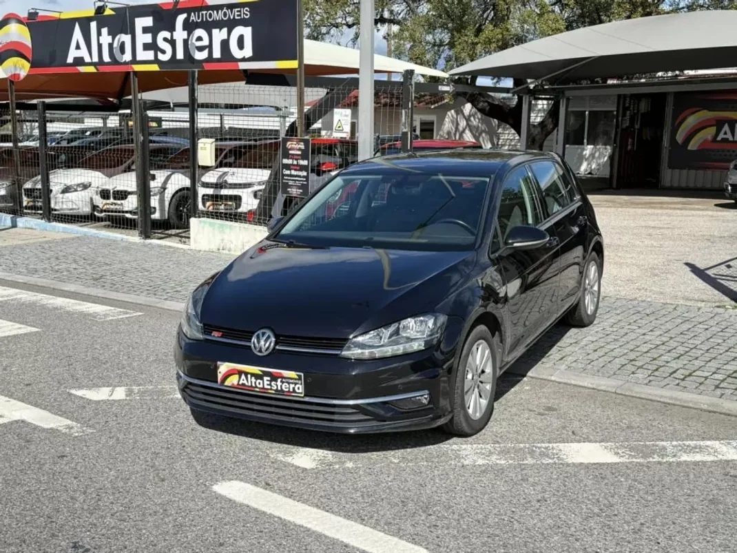 Volkswagen Golf 2017 - 19900 EUR, 117104 km - AUTO.MOTO.pt - 117104km - foto 2 de 13