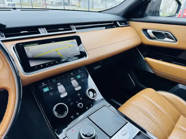 Land Rover Range Rover Velar 2018 - 59999 EUR, 190000 km - AUTO.MOTO.pt - 190000km - foto 10 de 22