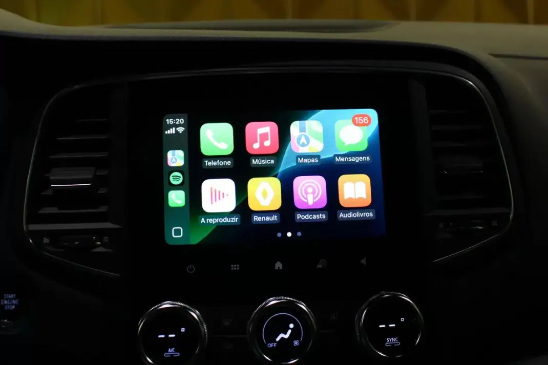 Renault Mégane Sport Tourer 2022 - 15900 EUR, 141000 km - AUTO.MOTO.pt - 141000km - foto 23 de 30