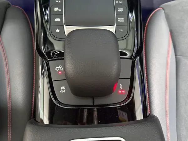 Mercedes-Benz A 45 AMG 2021 - 39950 EUR, 88569 km - AUTO.MOTO.pt - 88569km - foto 47 de 60