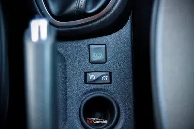 Renault Captur 2019 - 14800 EUR, 98000 km - AUTO.MOTO.pt - 98000km - foto 22 de 27