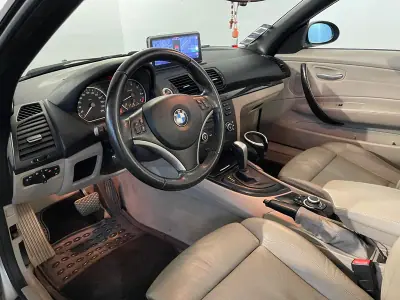 BMW 118 2008 - 10900 EUR, 149000 km - AUTO.MOTO.pt - 149000km - foto 14 de 34