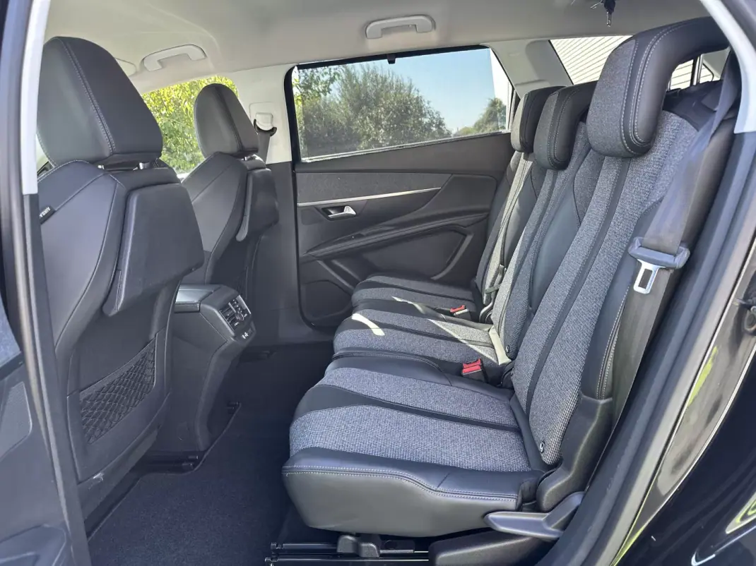 Peugeot 5008 2018 - 14900 EUR, 190000 km - 190000km - foto 30 de 73
