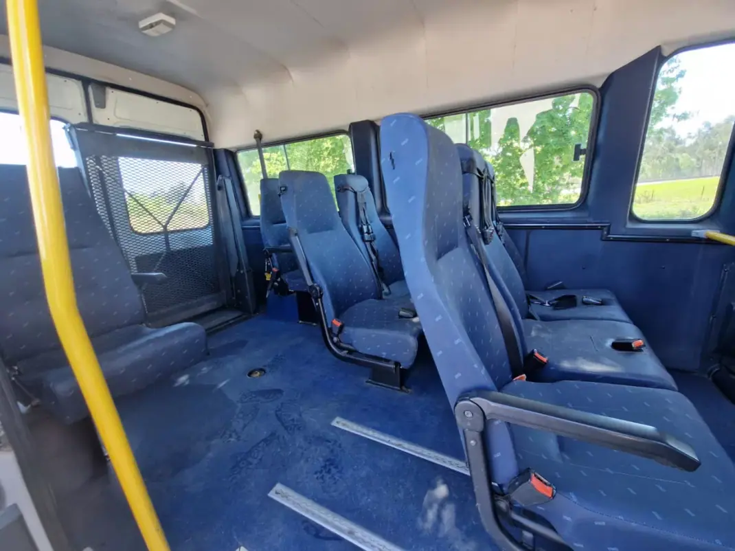 Fiat Ducato 2004 - 10500 EUR, 275000 km - AUTO.MOTO.pt - 275000km - foto 9 de 11