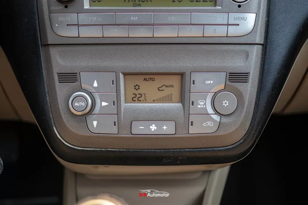 Fiat Linea 2008 - 4600 EUR, 258000 km - 258000km - foto 19 de 21