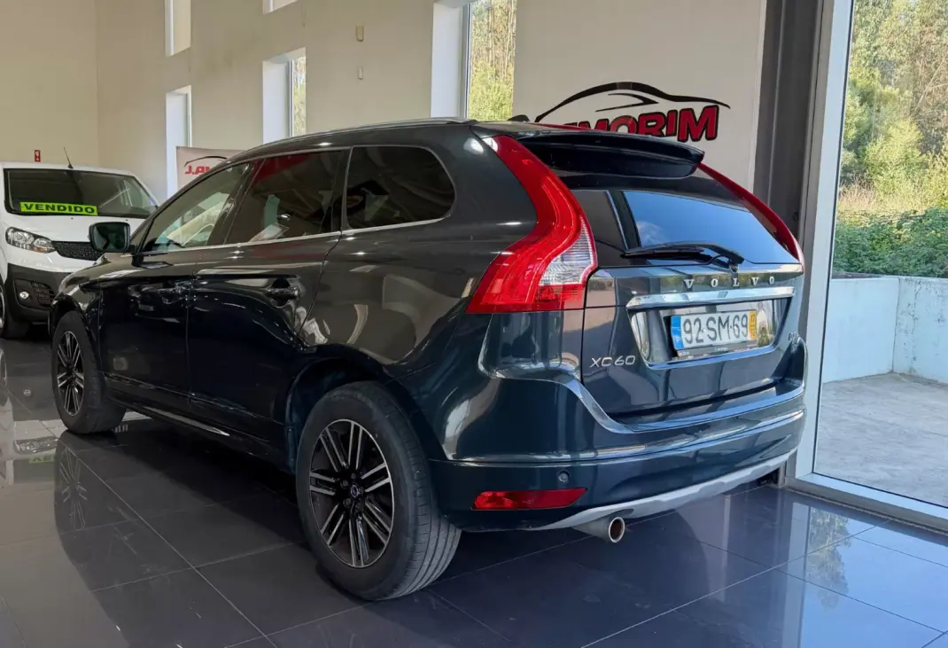 Volvo XC 60 2017 - 21499 EUR, 132121 km - AUTO.MOTO.pt - 132121km - foto 2 de 28