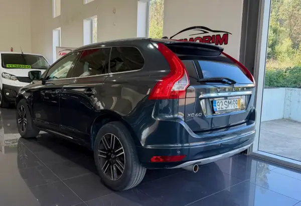 Volvo XC 60 2017 - 21499 EUR, 132121 km - AUTO.MOTO.pt - 132121km - foto 2 de 28