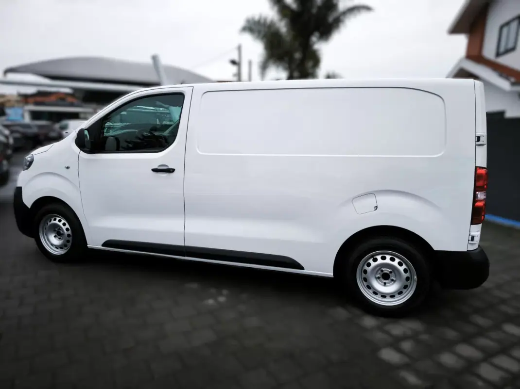 Peugeot Expert 1.5 BlueHdi L2H1 Pro Standard 2020 - 17950 EUR, 105997 km - AUTO.MOTO.pt - 105997km - foto 10 de 46