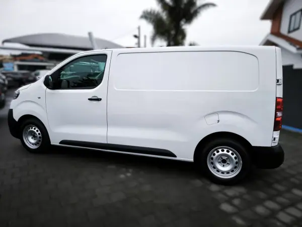 Peugeot Expert 1.5 BlueHdi L2H1 Pro Standard 2020 - 17950 EUR, 105997 km - AUTO.MOTO.pt - 105997km - foto 10 de 46