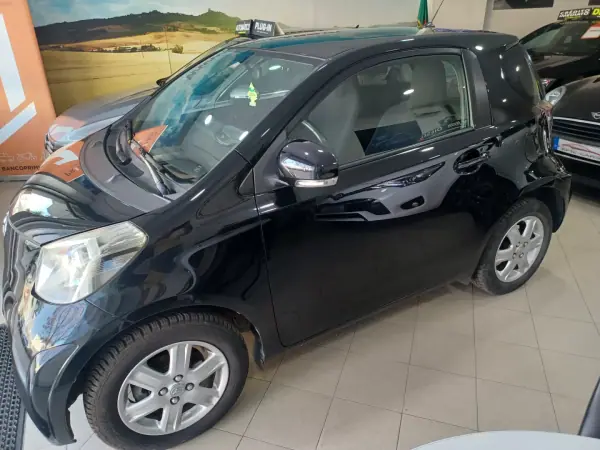 Toyota iQ 1.0 VVT-i Essential+AC 2010 Gasolina
