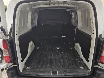 Peugeot Partner 1.5 BlueHDI Pro Longa 3L 2020 - 12900 EUR, 187531 km - AUTO.MOTO.pt - 187531km - foto 7 de 13