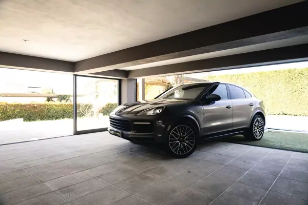 Porsche Cayenne Coupé 2019 - 62900 EUR, 253000 km - AUTO.MOTO.pt - 253000km - foto 21 de 40