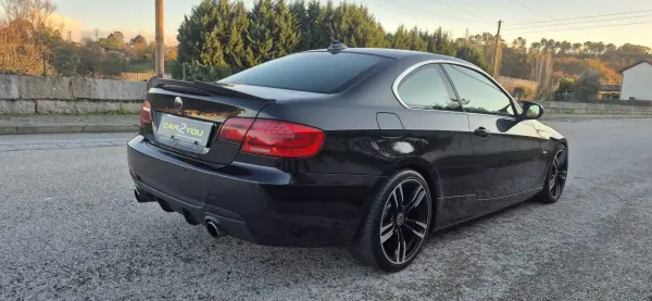 BMW 320 2010 - 14500 EUR, 268000 km - AUTO.MOTO.pt - 268000km - foto 23 de 23