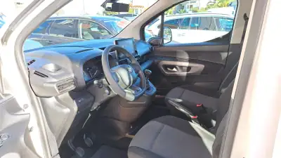 Toyota Proace City Verso 1.5D L1 Confort 2022 - 22900 EUR, 171567 km - AUTO.MOTO.pt - 171567km - foto 12 de 35