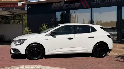 Renault Mégane 2016 - 8990 EUR, 208000 km - AUTO.MOTO.pt - 208000km - foto 6 de 27