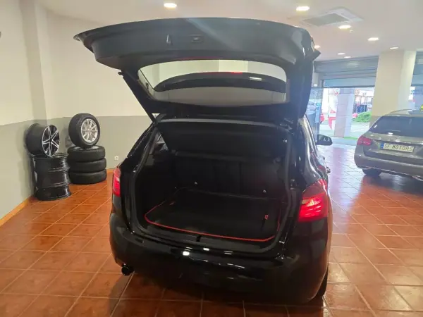 BMW 218 Active Tourer 2015 - 15890 EUR, 162866 km - AUTO.MOTO.pt - 162866km - foto 44 de 47