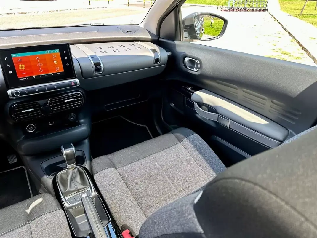 Citroën C4 Cactus 2019 - 11990 EUR, 119000 km - 119000km - foto 28 de 41