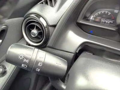 Mazda 2 2019 - 14350 EUR, 55422 km - AUTO.MOTO.pt - 55422km - foto 11 de 17