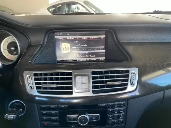 Mercedes-Benz CLS 250 2011 - 18500 EUR, 199900 km - AUTO.MOTO.pt - 199900km - foto 14 de 43