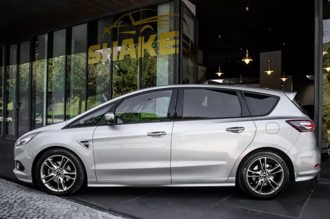 Ford S-Max 2018 - 17750 EUR, 194308 km - AUTO.MOTO.pt - 194308km - foto 2 de 47