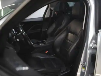 Jaguar F-Pace 2017 - 23990 EUR, 91000 km - AUTO.MOTO.pt - 91000km - foto 21 de 21