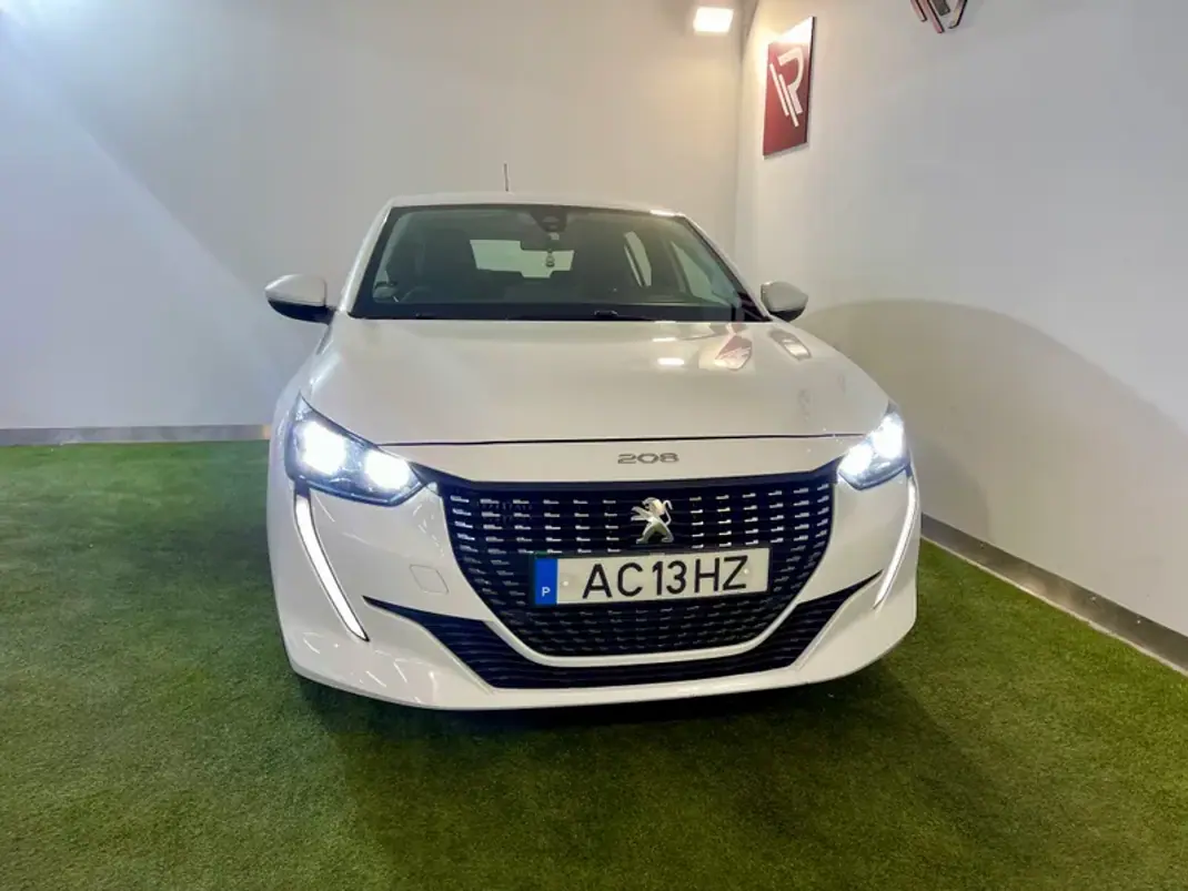 Peugeot 208 2020 - 11900 EUR, 177000 km - AUTO.MOTO.pt - 177000km - foto 3 de 28