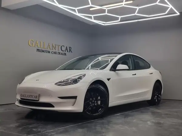 Tesla Model 3 Long Range Dual Motor AWD 75kwh 2022 Elétrico — 94 100 km Tesla Model 3 Long Range Dual Motor AWD 75kwh 2022 Elétrico