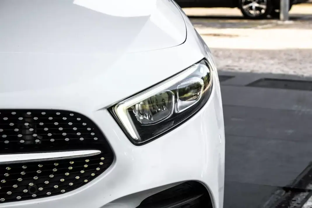 Mercedes-Benz A 180 2019 - 22990 EUR, 127098 km - AUTO.MOTO.pt - 127098km - foto 8 de 43