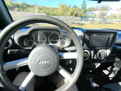 Jeep Wrangler Unlimited 2008 - 32890 EUR, 231000 km - AUTO.MOTO.pt - 231000km - foto 9 de 11