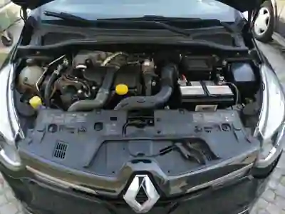 Renault Clio 2014 - 7000 EUR, 270000 km - AUTO.MOTO.pt - 270000km - foto 10 de 10