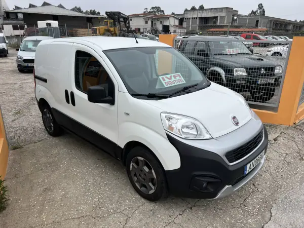 Fiat Fiorino 2021 - 8990 EUR, 145431 km - AUTO.MOTO.pt - 145431km - foto 8 de 15
