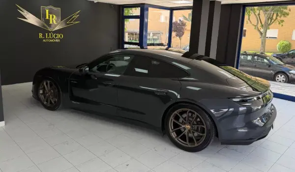 Porsche Taycan 2023 - 69000 EUR, 84534 km - AUTO.MOTO.pt - 84534km - foto 16 de 39