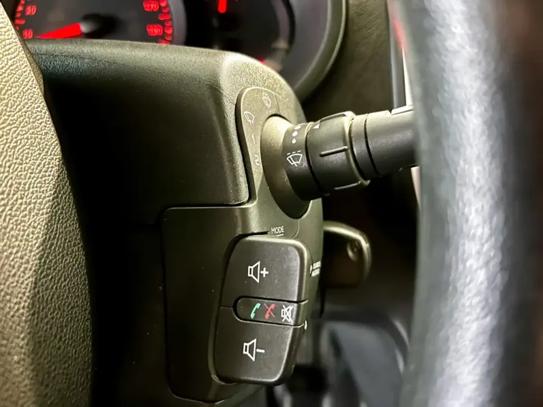 Renault KANGOO EXPRESS 1.5 DCI BUSINESS 3 L S/S 2015 - 7700 EUR, 226000 km - AUTO.MOTO.pt - 226000km - foto 18 de 23