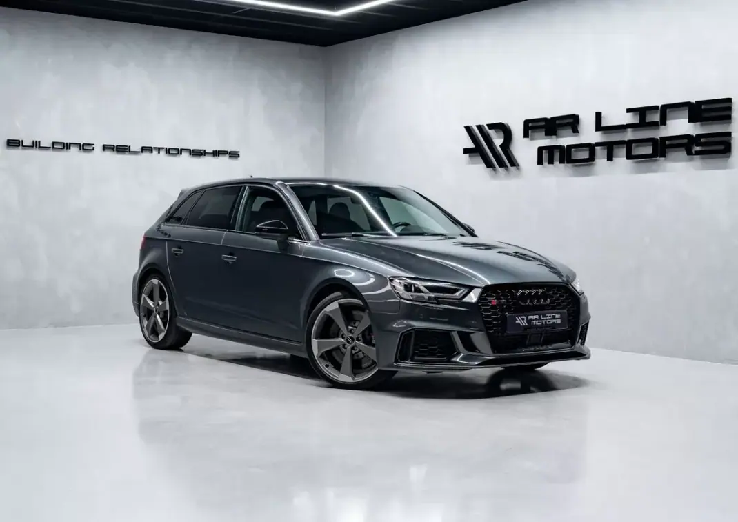 Audi RS3 Sportback 2019 - 49950 EUR, 76000 km - AUTO.MOTO.pt - 76000km - foto 1 de 40