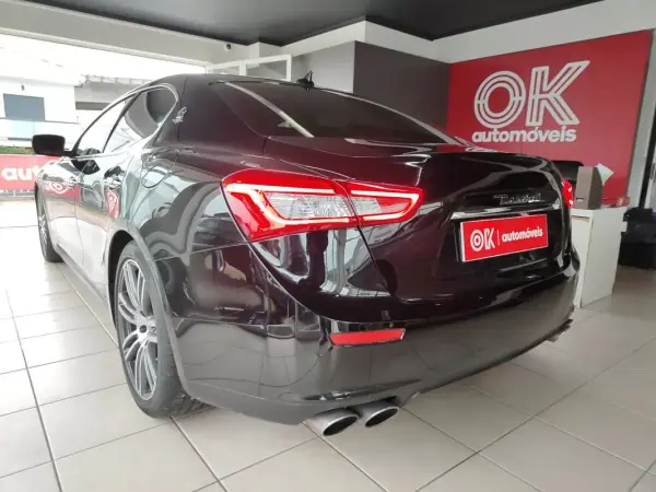 Maserati Ghibli 2015 - 34500 EUR, 129900 km - AUTO.MOTO.pt - 129900km - foto 7 de 36