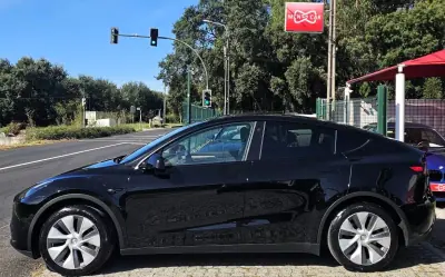Tesla Model Y 2024 — foto 3 de 20