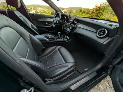Mercedes-Benz C 200 2018 - 19900 EUR, 220000 km - AUTO.MOTO.pt - 220000km - foto 14 de 17