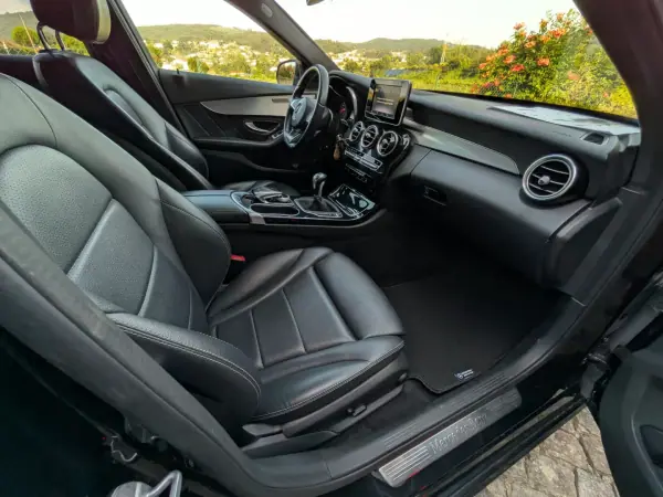 Mercedes-Benz C 200 2018 - 19900 EUR, 220000 km - AUTO.MOTO.pt - 220000km - foto 14 de 17